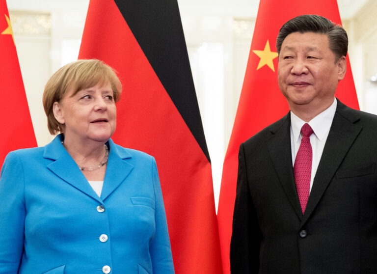 Меркель выступает за улучшение торговых условий с Азией